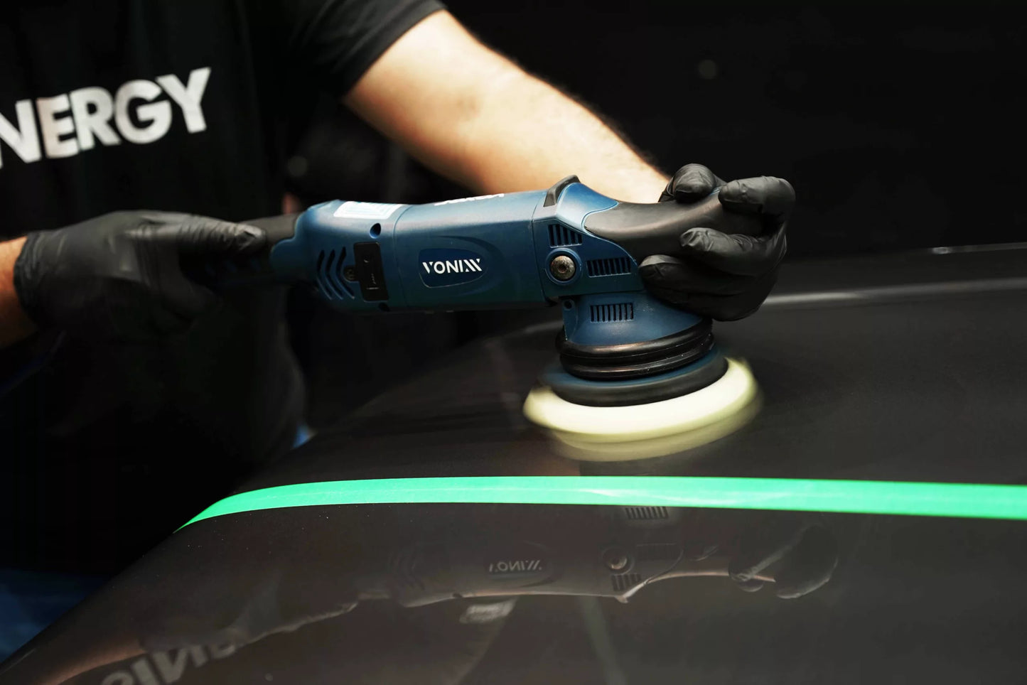 V20: PULIDOR DE REFINACIÓN PARA ACABADOS PERFECTOS EN BARNICES BLANDOS